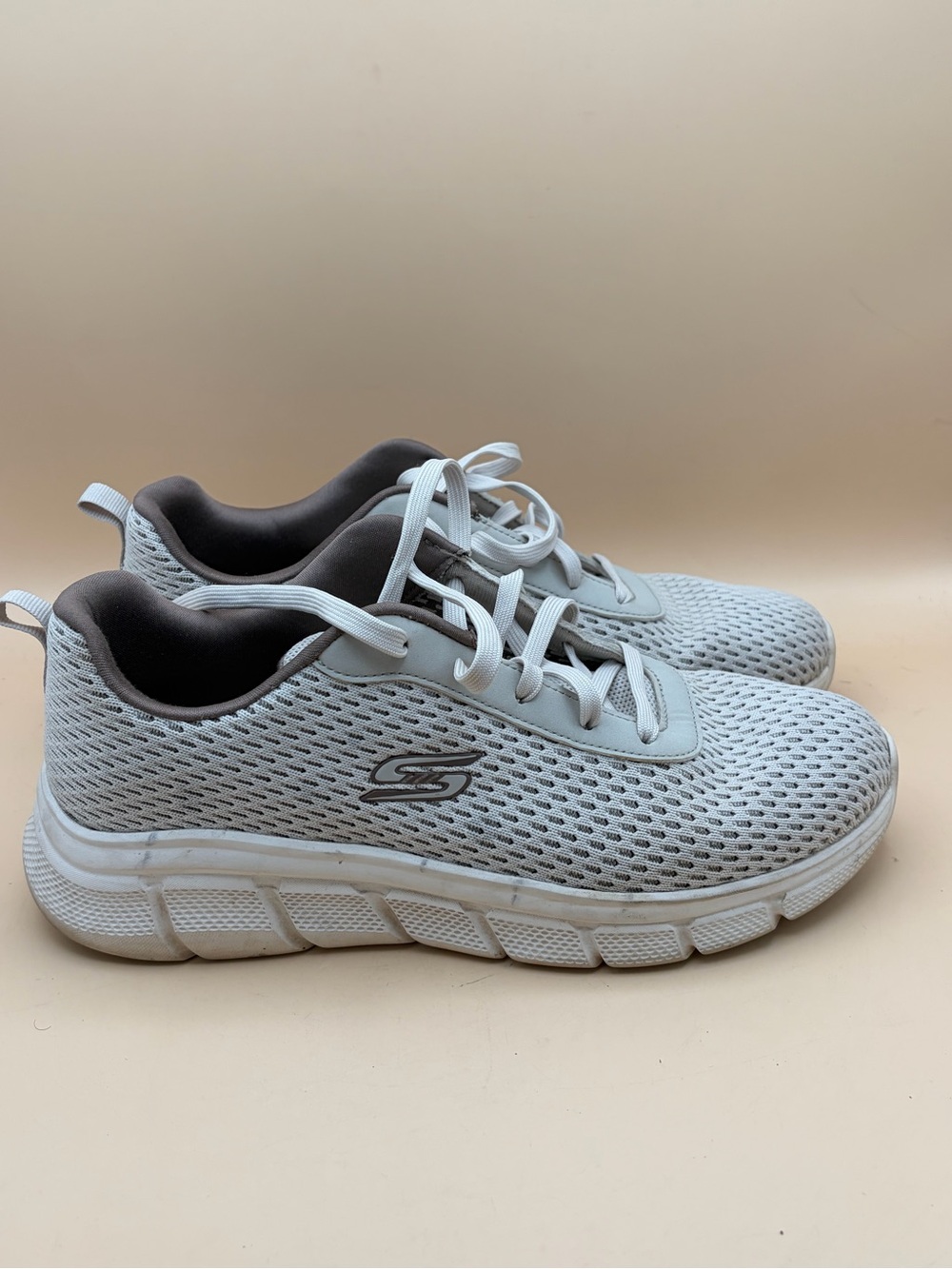 Skechers Women’s Size 9.5 Light-Weight White Mesh Slip-On Sneakers